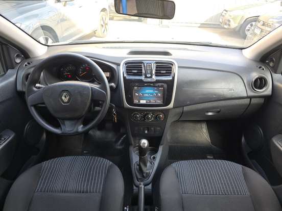 RENAULT-SANDERO-2016