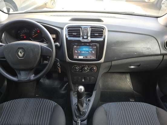RENAULT-SANDERO-2016