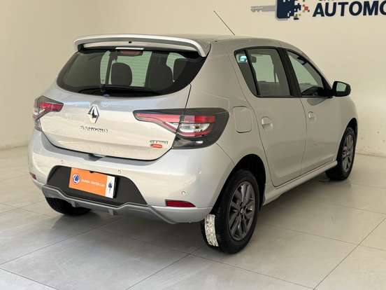 RENAULT-SANDERO-2021