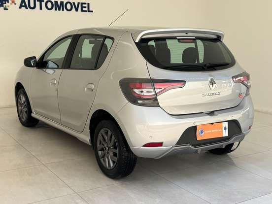 RENAULT-SANDERO-2021