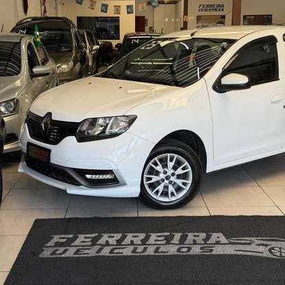 RENAULT-SANDERO-2022