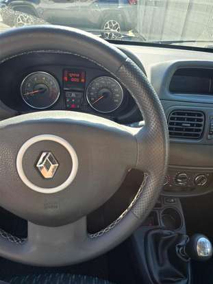 RENAULT-CLIO-2015