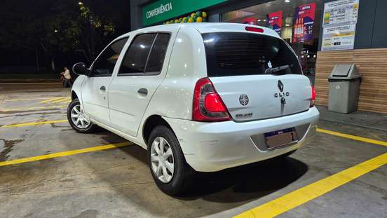 RENAULT-CLIO-2013