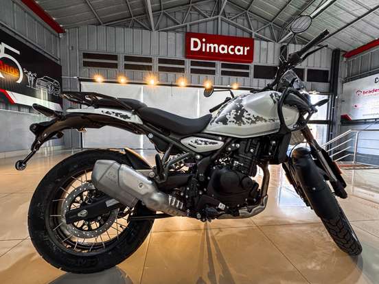 ROYAL ENFIELD-HIMALAYAN 450 KAMET WHITE-2026