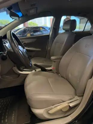TOYOTA-COROLLA-2010