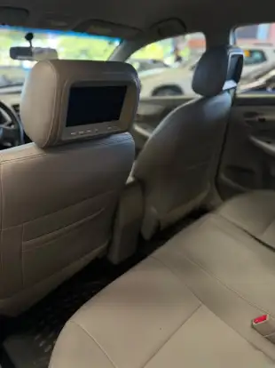TOYOTA-COROLLA-2010