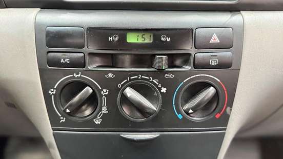 TOYOTA-COROLLA-2005