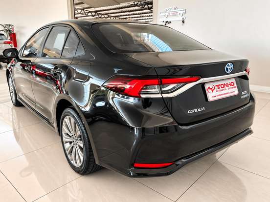 TOYOTA-COROLLA-2021