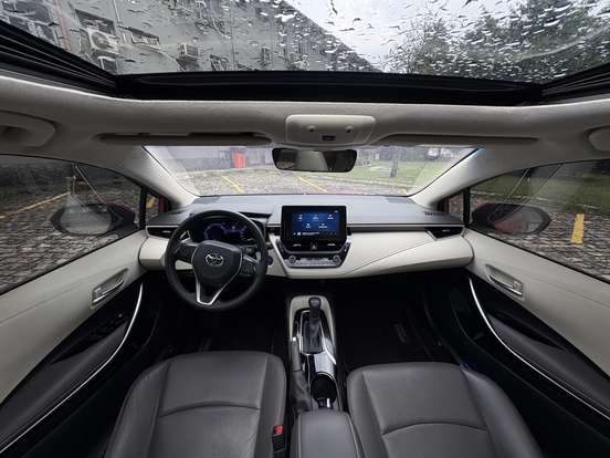 TOYOTA-COROLLA-2024