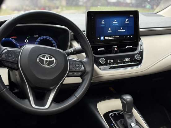 TOYOTA-COROLLA-2024