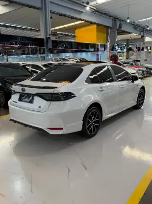 TOYOTA-COROLLA-2025