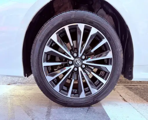 TOYOTA-COROLLA-2023