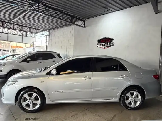 TOYOTA-COROLLA-2011