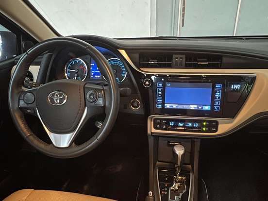 TOYOTA-COROLLA-2017