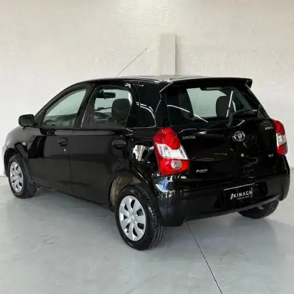 TOYOTA-ETIOS-2013