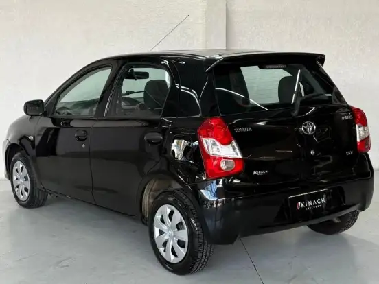 TOYOTA-ETIOS-1.3 X 16V FLEX 4P MANUAL TOYOTA-ETIOS-2013