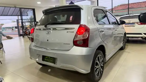 TOYOTA-ETIOS-2018