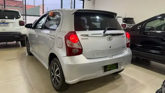 TOYOTA-ETIOS-2018