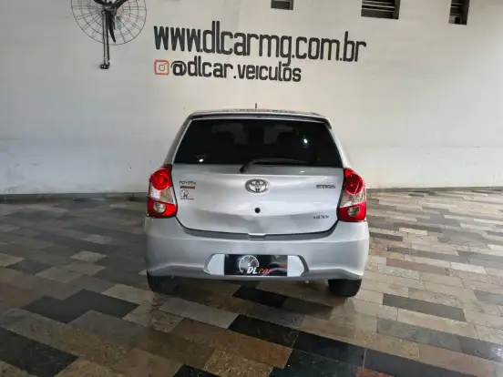 TOYOTA-ETIOS-2017