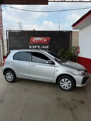 TOYOTA-ETIOS-2017