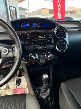 TOYOTA-ETIOS-2017