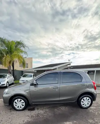 TOYOTA-ETIOS-2017