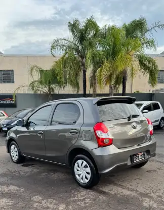 TOYOTA-ETIOS-2017