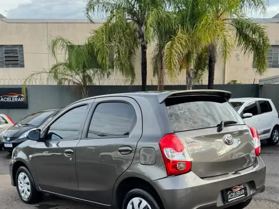 TOYOTA-ETIOS-1.5 XS 16V FLEX 4P MANUAL TOYOTA-ETIOS-2017