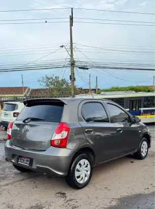 TOYOTA-ETIOS-2017