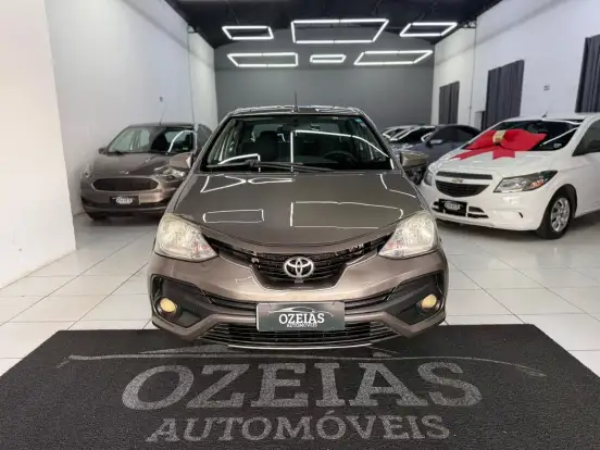 TOYOTA-ETIOS-2017