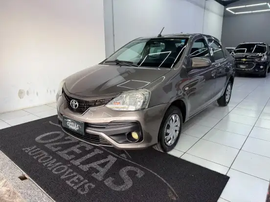 TOYOTA-ETIOS-2017