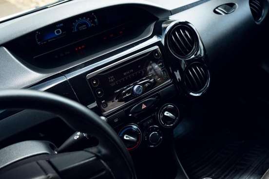 TOYOTA-ETIOS-2017