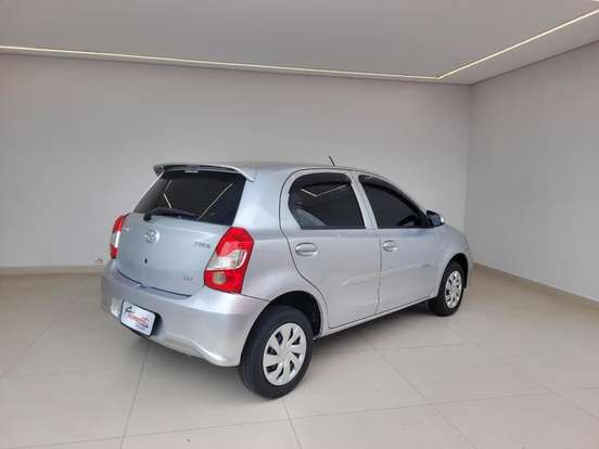 TOYOTA-ETIOS-2017