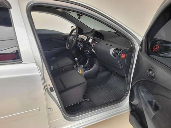 TOYOTA-ETIOS-2017