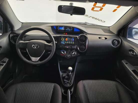 TOYOTA-ETIOS-2017