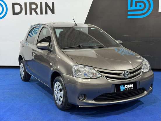 TOYOTA-ETIOS-2017