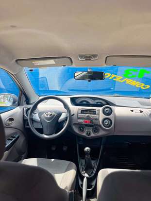TOYOTA-ETIOS-1.3 XS 16V FLEX 4P MANUAL TOYOTA-ETIOS-2013