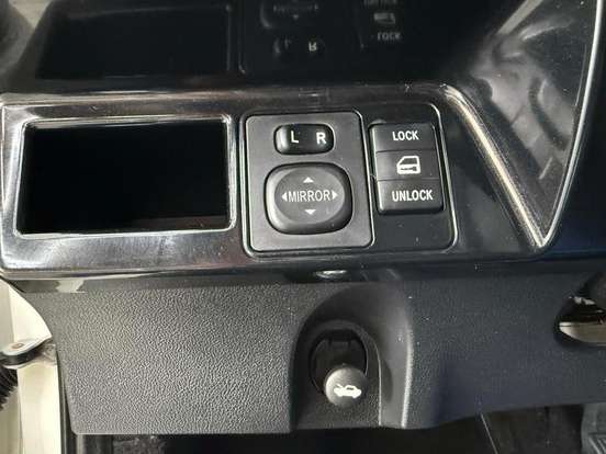 TOYOTA-ETIOS-2017