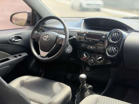 TOYOTA-ETIOS-2019