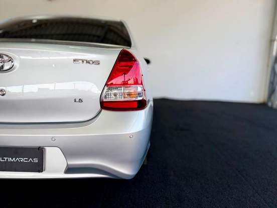 TOYOTA-ETIOS-2020