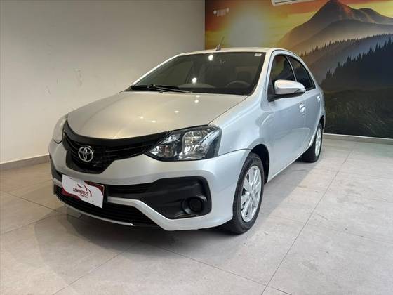 TOYOTA ETIOS 1.5 X PLUS SEDAN 16V FLEX 4P AUTOMÁTICO