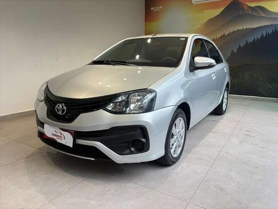 TOYOTA-ETIOS-2019