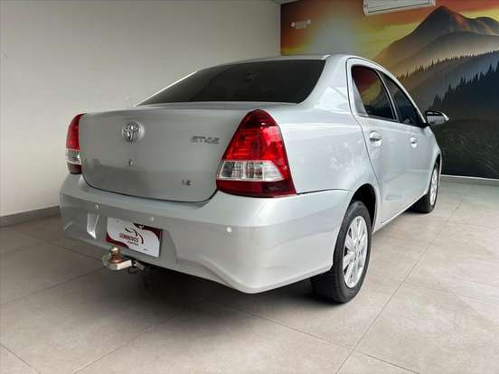 TOYOTA-ETIOS-2019