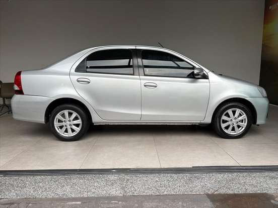 TOYOTA-ETIOS-1.5 X PLUS SEDAN 16V FLEX 4P AUTOMÁTICO TOYOTA-ETIOS-2019