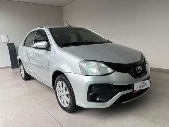 TOYOTA-ETIOS-2019