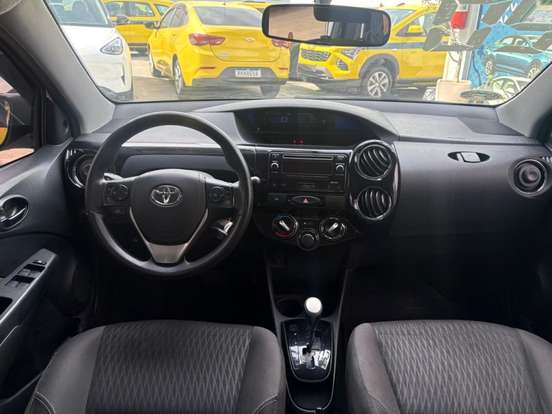 TOYOTA-ETIOS-2019