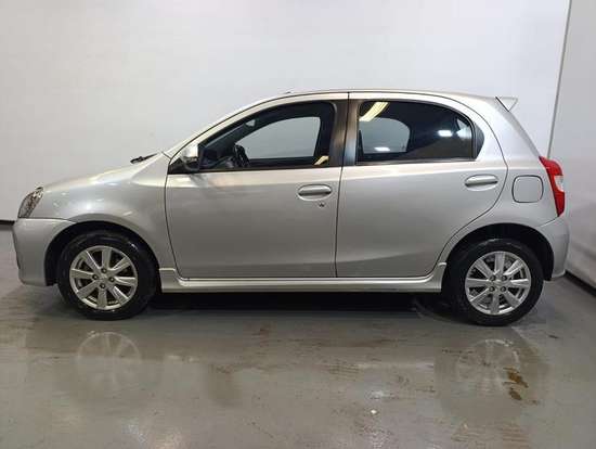 TOYOTA-ETIOS-2017