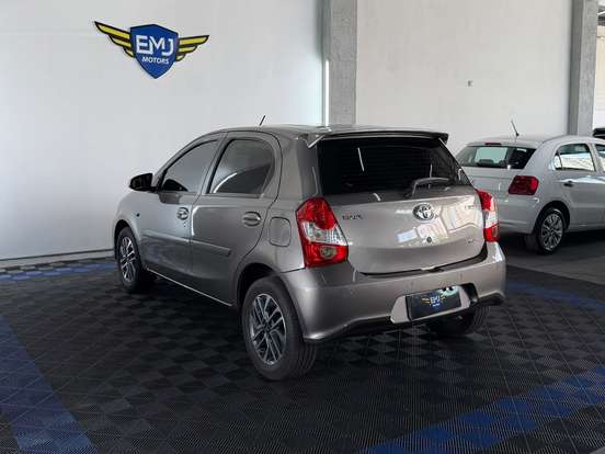 TOYOTA-ETIOS-2018