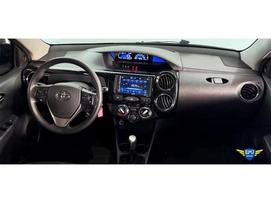 TOYOTA-ETIOS-2018