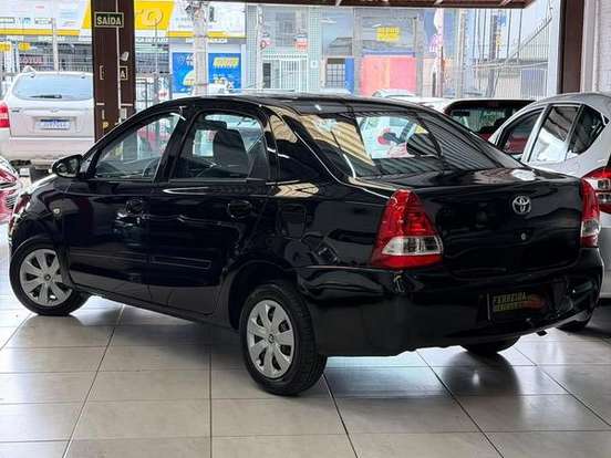 TOYOTA-ETIOS-1.5 XS 16V FLEX 4P MANUAL TOYOTA-ETIOS-2014